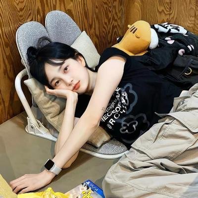 雷电交加的小路